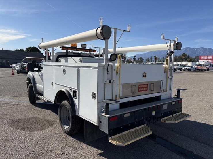 2016-ford-f550-image-4