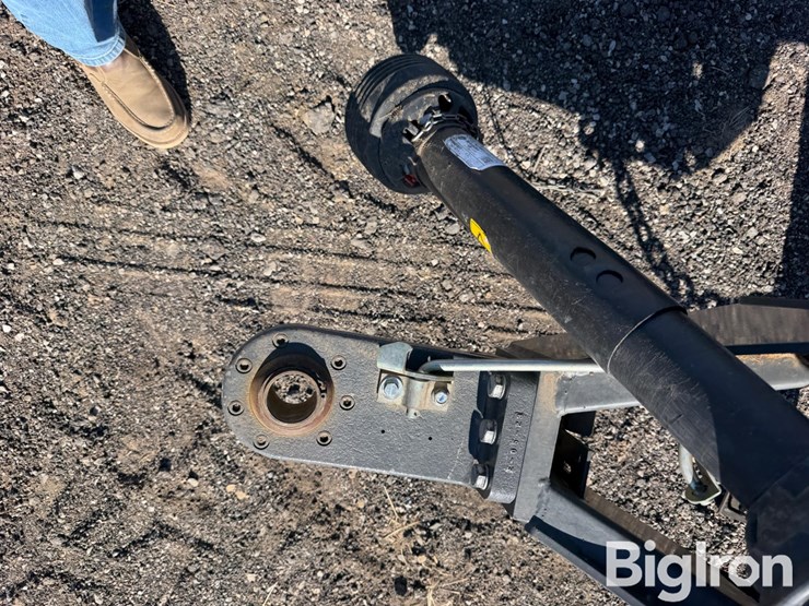 2024-massey-ferguson-lb2234xd-image-11