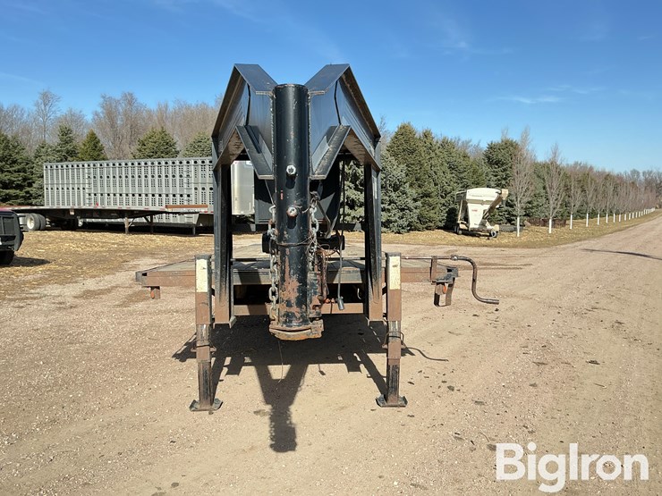 2009-titan-trailer-image-2