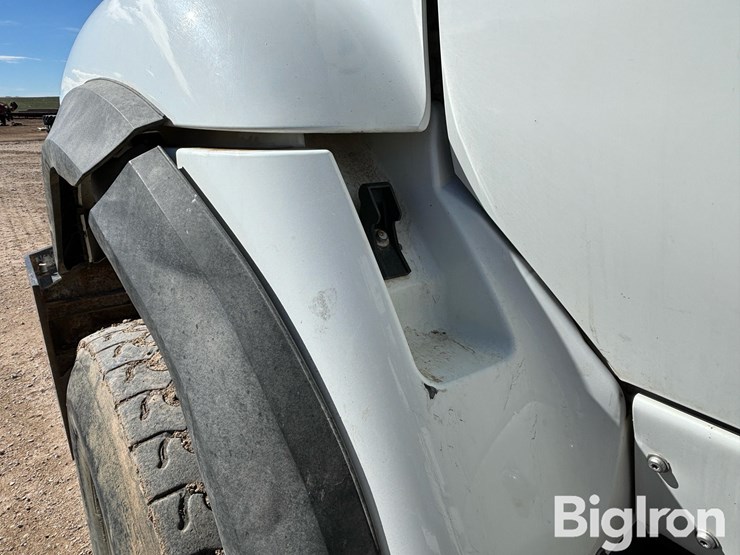 2013-international-7400-image-12