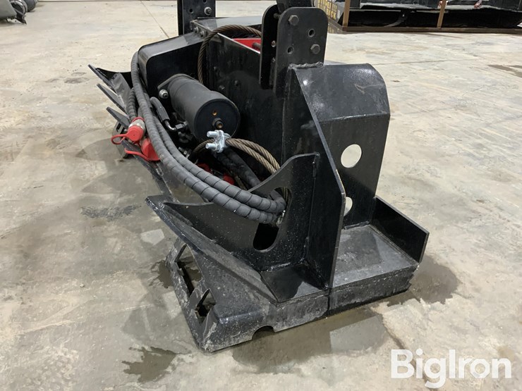 2025-massey-ferguson-730-image-15