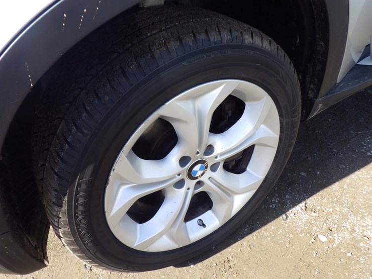 2011-bmw-x5-image-13