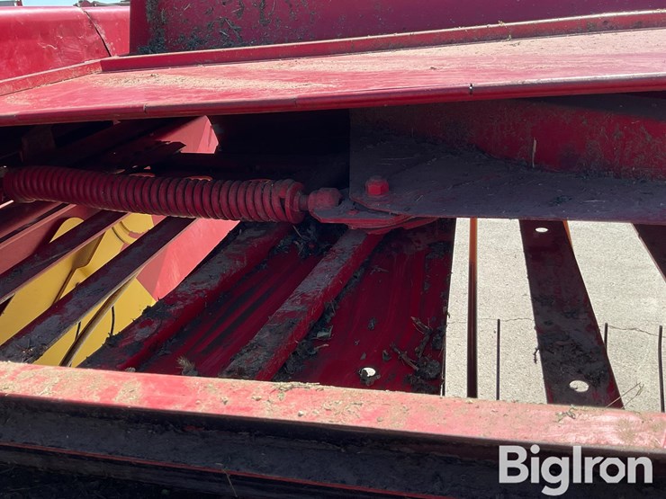 new-holland-275-image-18