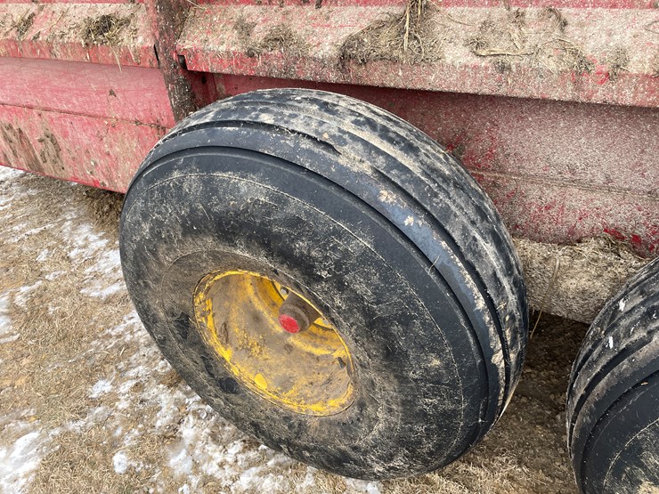 2020-new-holland-195-image-14