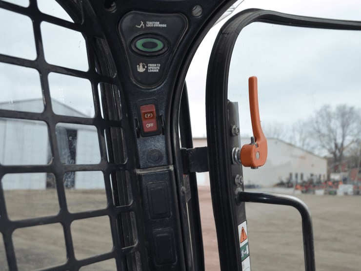 2017-bobcat-s740-image-14