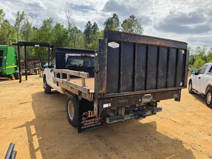 2015-chevrolet-silverado-3500-image-2