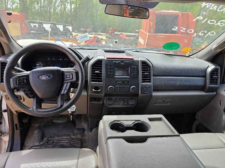 2019-ford-f550-image-12