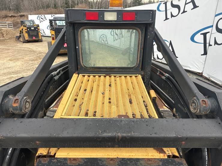 new-holland-lx885-image-13