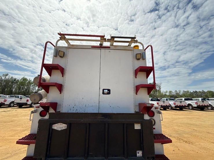 2016-ford-f550-image-7