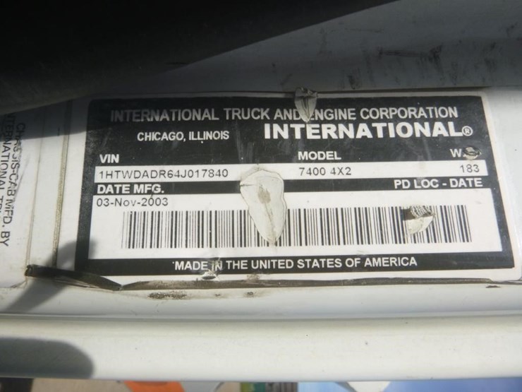 2004-international-7400-image-22