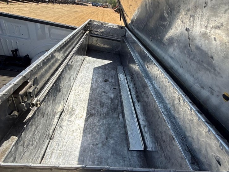 2017-ford-f150-image-8