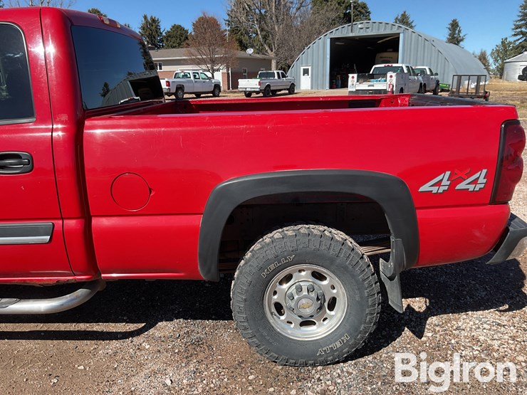 2004-chevrolet-silverado-2500-image-15