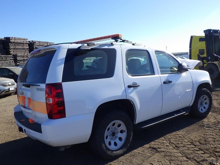 2014-chevrolet-tahoe-image-3