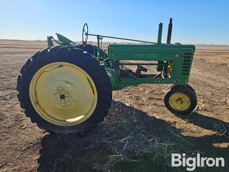 john-deere-b-image-4