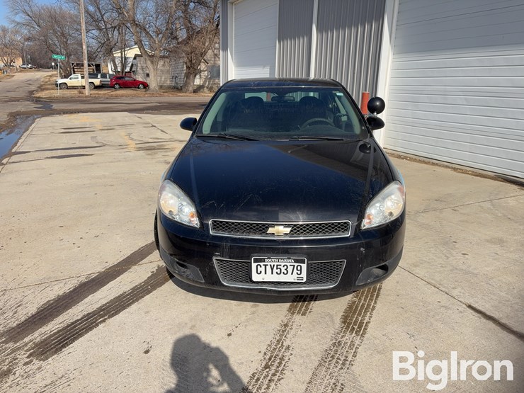 2013-chevrolet-impala-4-door-car-image-2