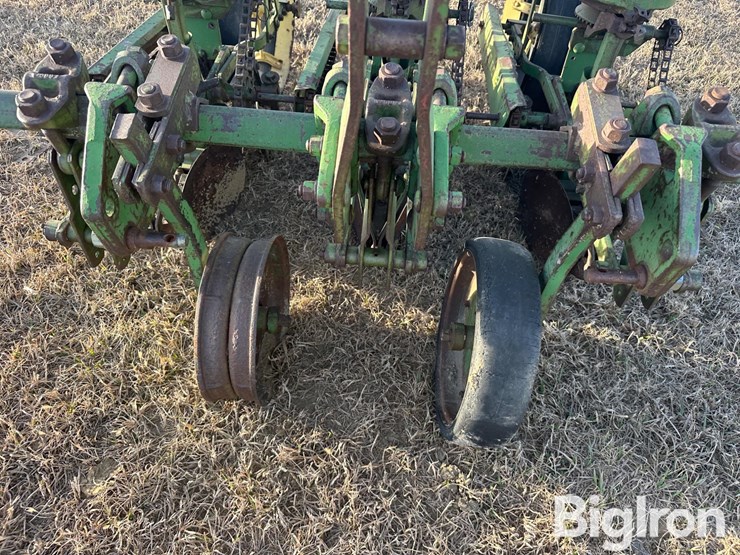 john-deere-24-image-10