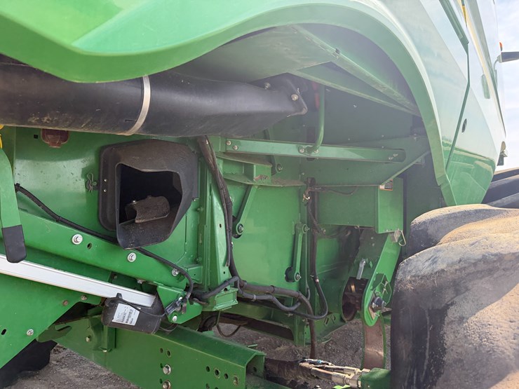 2014-john-deere-s670-image-59