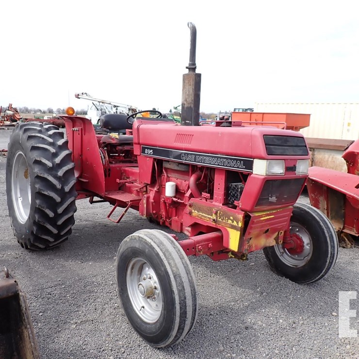 CASE IH 895