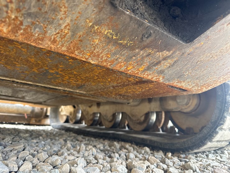 2017-caterpillar-239d-image-47