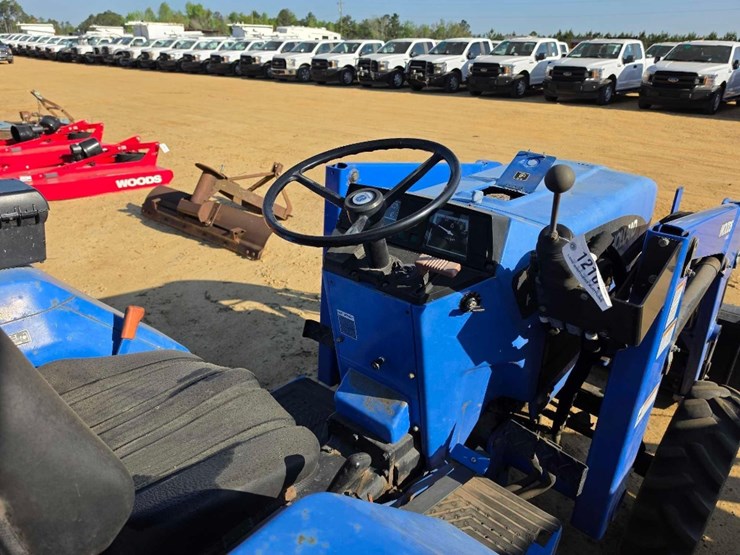 new-holland-tc30-image-9