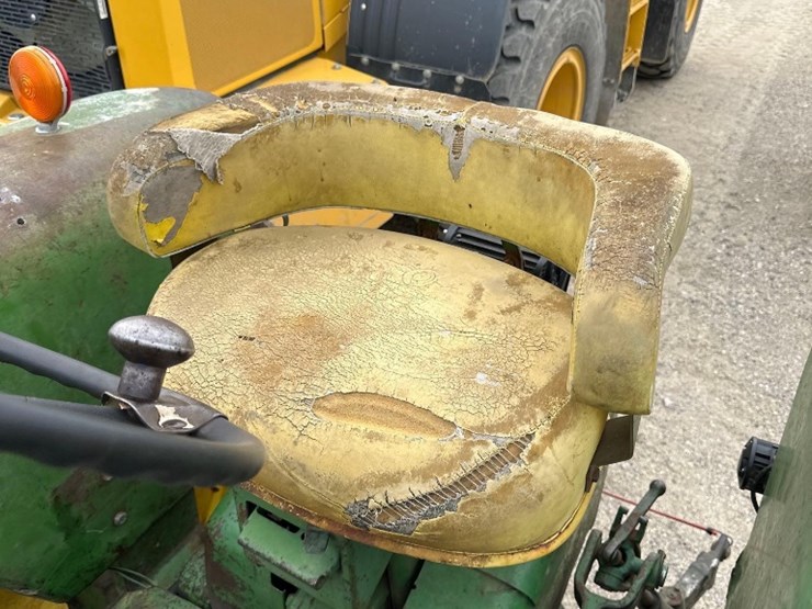 john-deere-4010-image-16