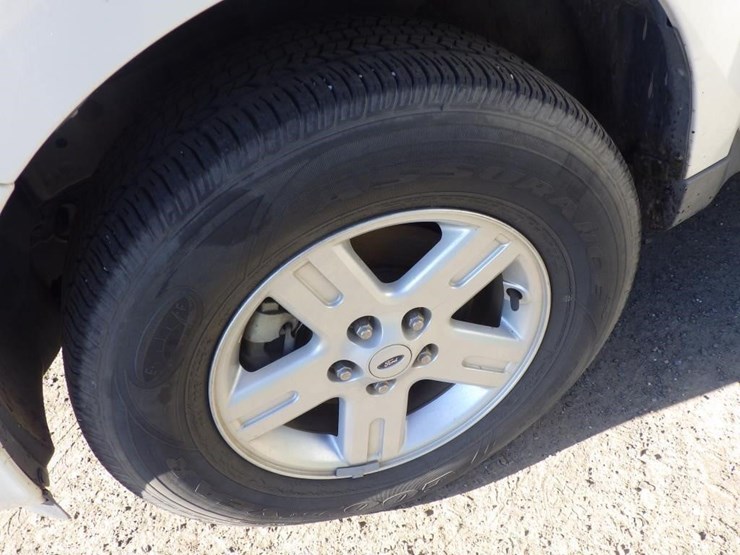 2009-ford-escape-image-13