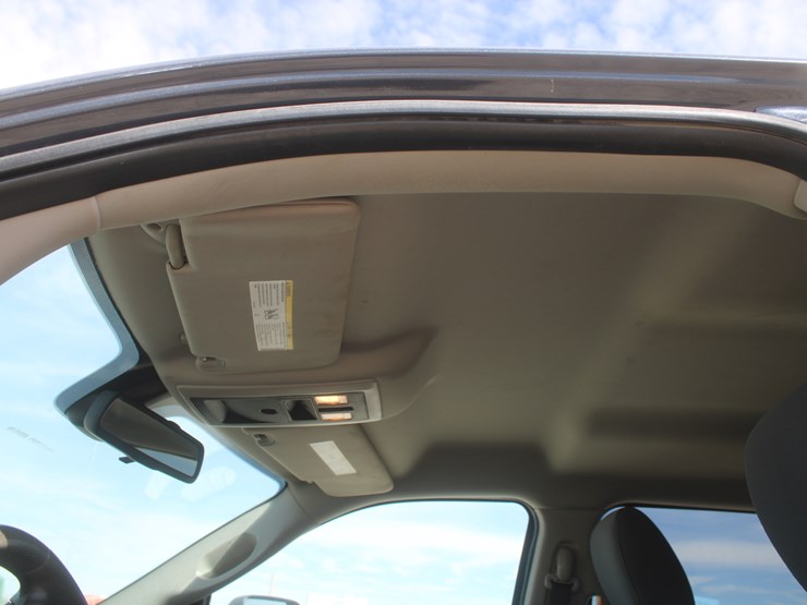 2015-dodge-3500-image-25