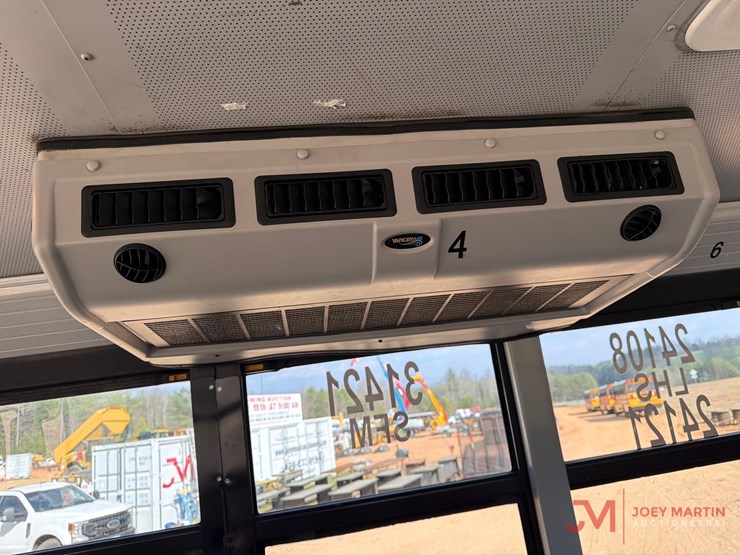 2008-thomas-saf-t-liner-c2-image-14