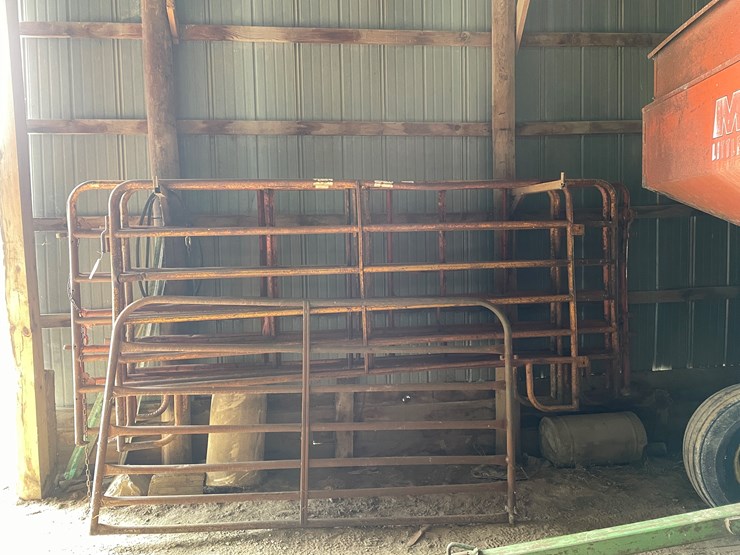 #2397-•-(7)-metal-gates-image-3