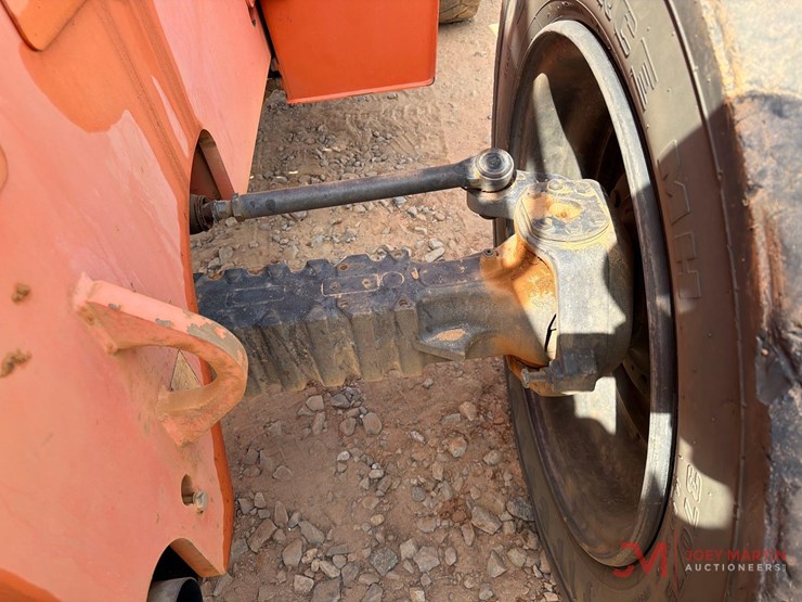 2016-jlg-6042-telehandler-image-9