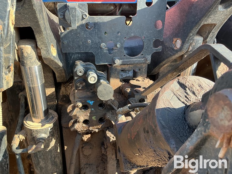 new-holland-t8040-image-13