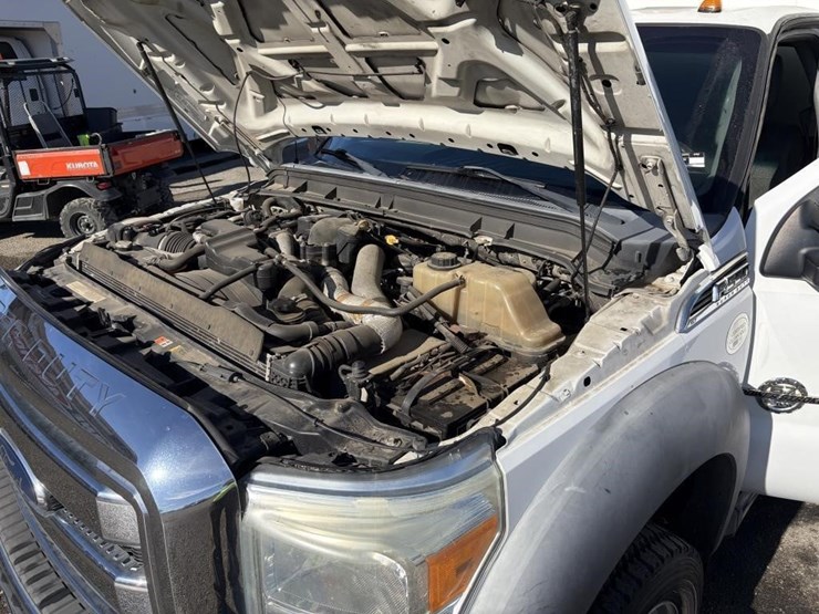 2012-ford-f550-image-8