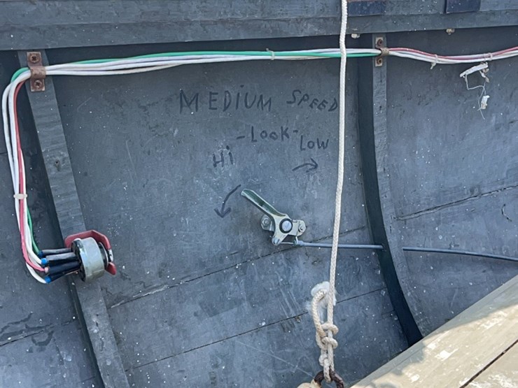 rare-super-nice-wood-reelfoot-lake-calhouns--stump-jumper-boat-with-original-seats-with-trailer-image-23