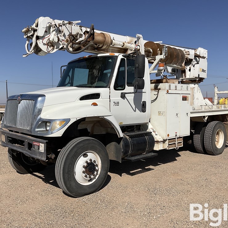 2005 INTERNATIONAL 7400