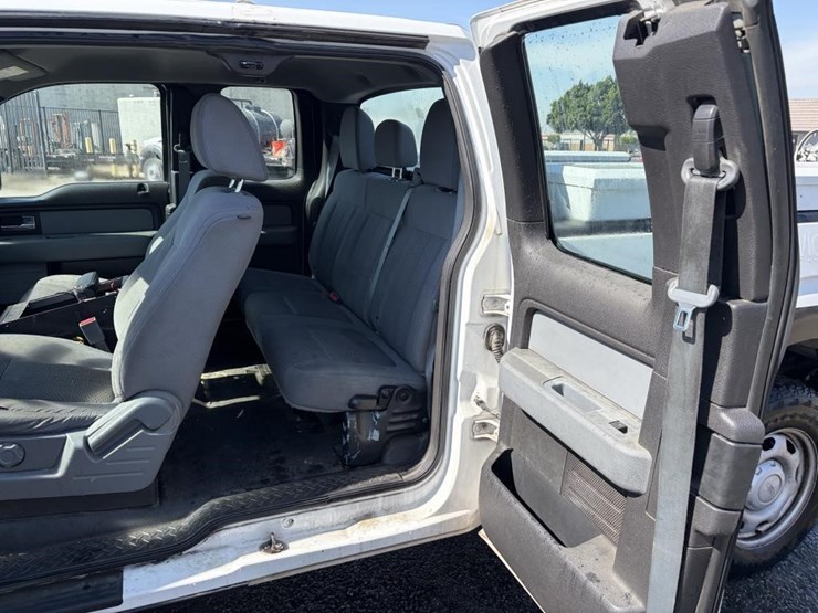 2012-ford-f150-xl-image-11