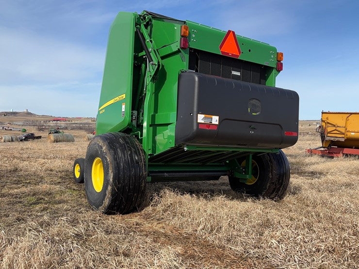 john-deere-560m-image-17