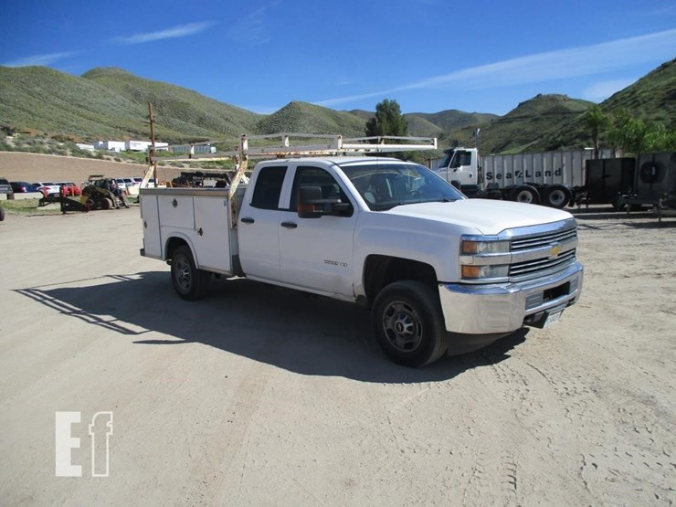 2015-chevrolet-2500hd-image-2