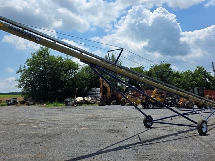new-harvest-t862-8"x62'-transport-auger-image-3