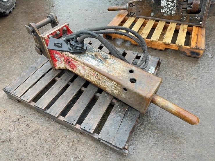 chicago-pneumatic-rx6-hydraulic-breaker-hammer-image-4