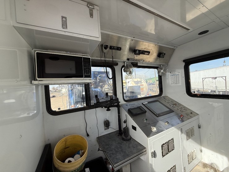 2013-cs&p-180k-scfh-10k-wp-nitrogen-pumper-mtd-on-2013-loadcraft-t/a-trailer-image-30