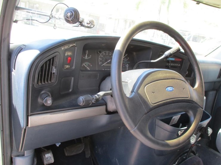1992-ford-e350-image-11