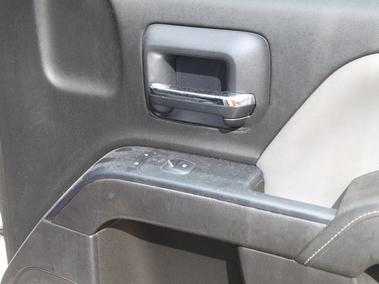 2015-chevrolet-1500-image-14