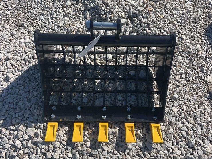 sdlanch-mini-excavator-rock-bucket-image-1