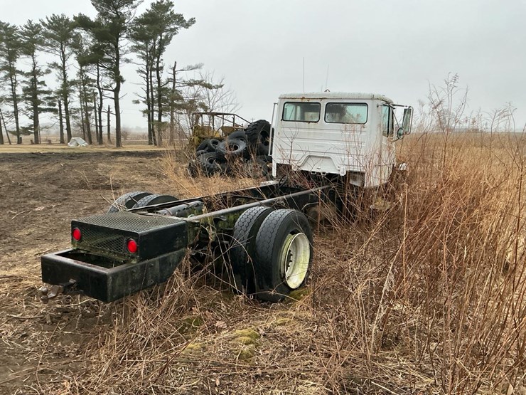 1995-freightliner-fl70-image-7