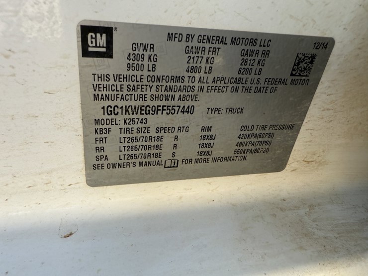 2015-chevrolet-silverado-2500hd-image-16