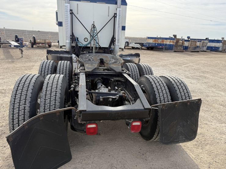 2015-mack-pinnacle-chu613-image-6