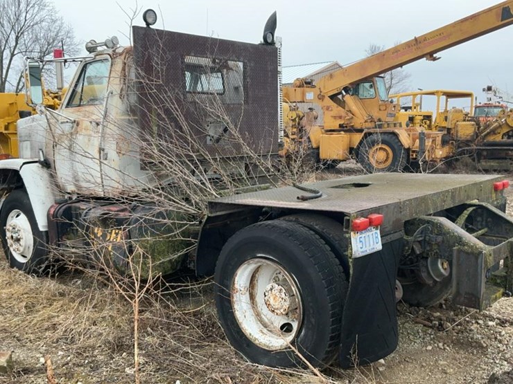 1984-gmc-9500-image-5
