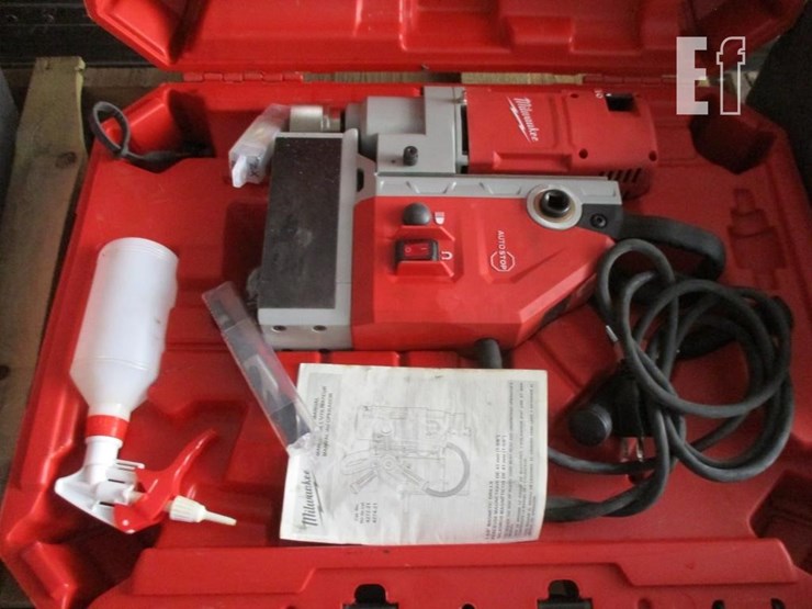 milwaukee-1-5/8"-electric-magnetic-drill-image-2