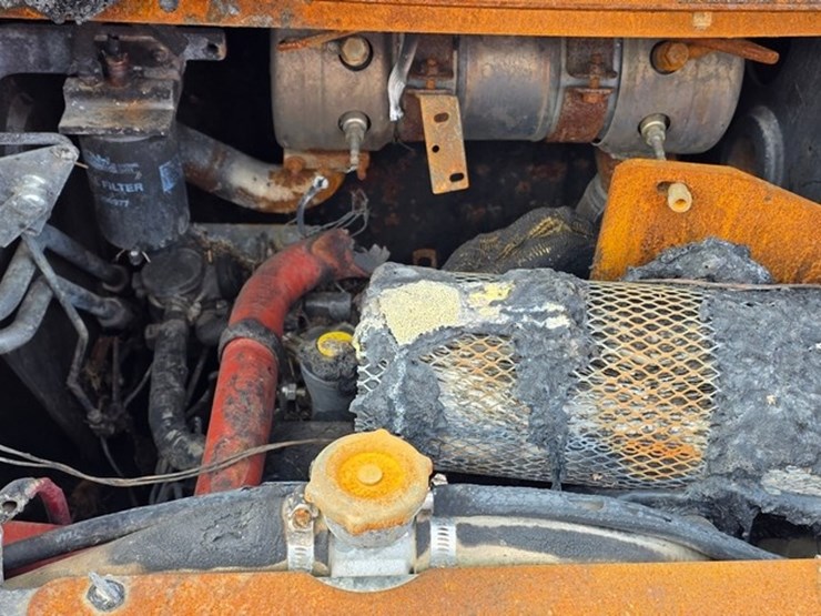 new-holland-l220-image-30