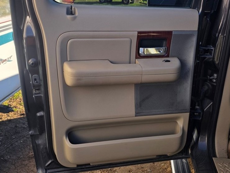 2005-ford-f150-image-34